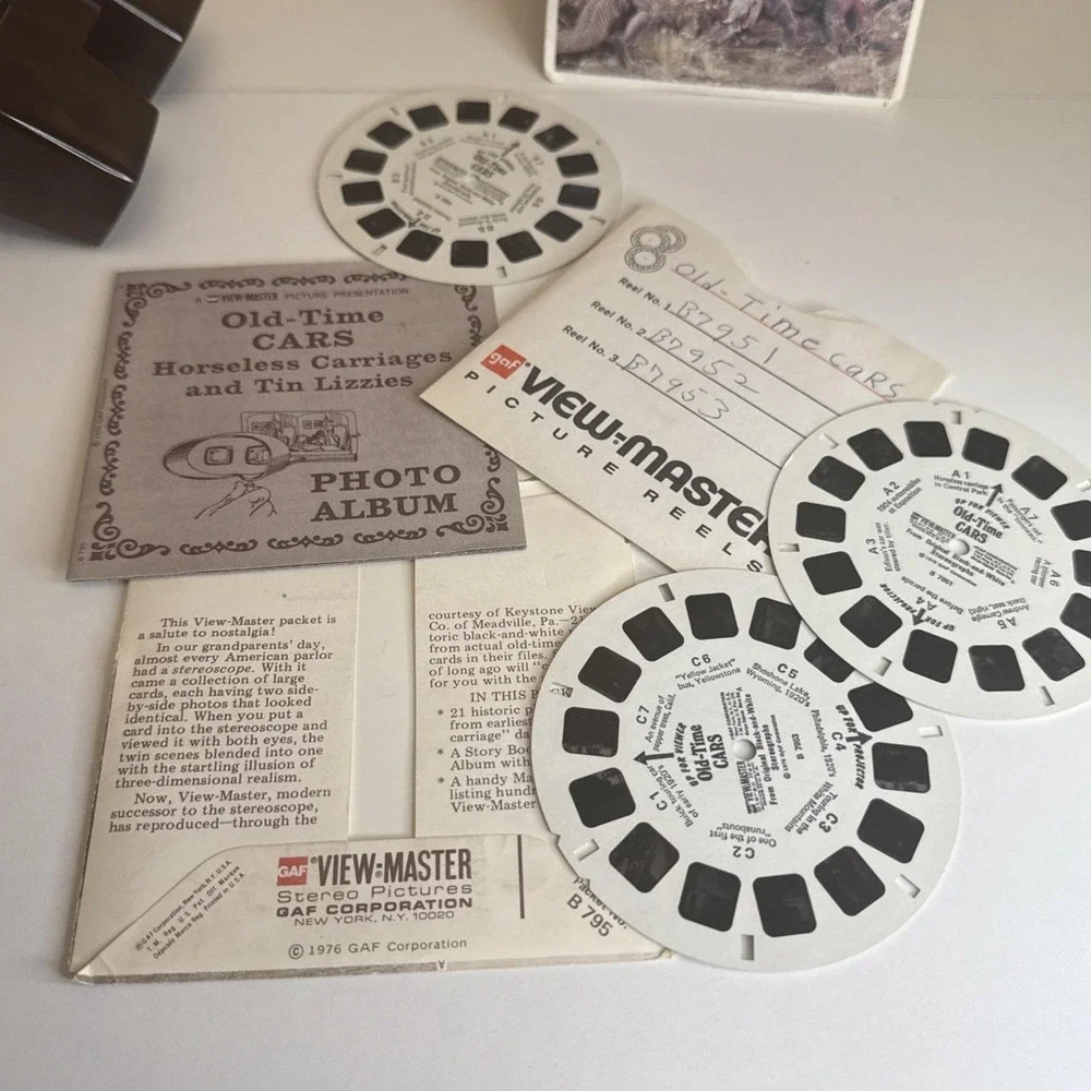 View-Master Sawyer's 3-DIMENSION 1951 Vintage With Old Cars/Dinosaur Reels